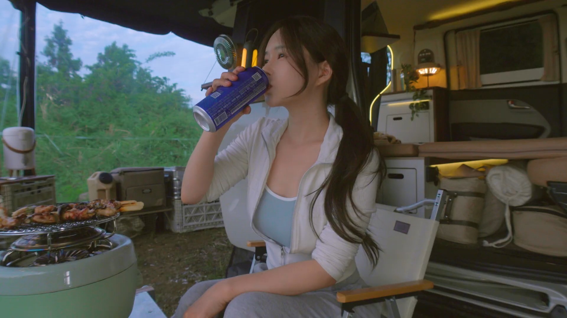 湘巴藏戏的希望，跟着小小的身影往前奔！